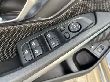 BMW 330 e Navigation LED RFK Sitzheizung Tempomat