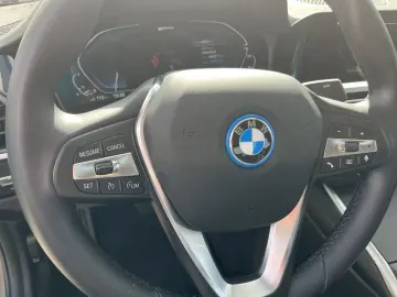 BMW 330 e Navigation LED RFK Sitzheizung Tempomat