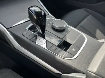 BMW 330 e Navigation LED RFK Sitzheizung Tempomat