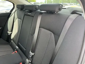 BMW 330 e Navigation LED RFK Sitzheizung Tempomat