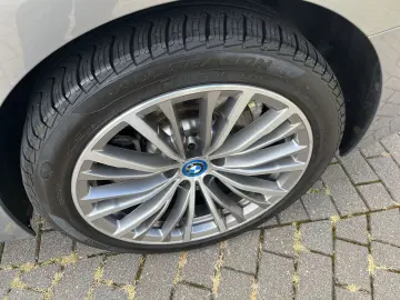 BMW 330 e Navigation LED RFK Sitzheizung Tempomat