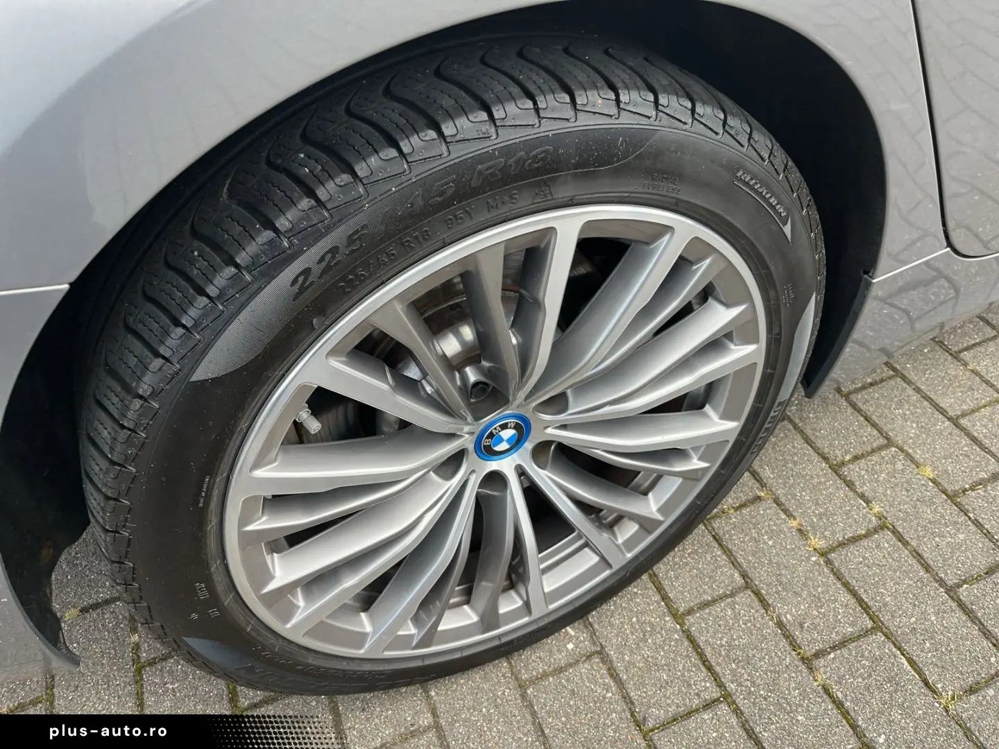 BMW 330 e Navigation LED RFK Sitzheizung Tempomat