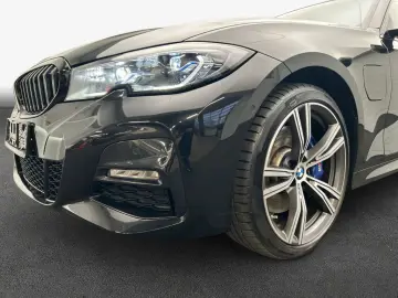 BMW 330e Aut. M Sport Laserlicht  HiFi  Head-Up
