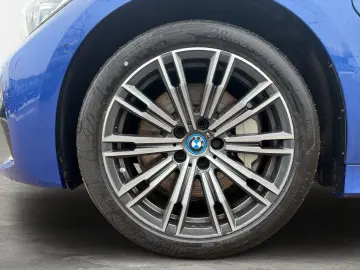 BMW 330e Limousine Mod. M Sport LC Prof. HUD AHK HiF