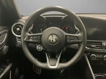 ALFA ROMEO Giulia Veloce 2.0 Turbo 16V SHD Navi Kamera Allw
