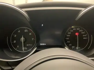 ALFA ROMEO Giulia Veloce 2.0 Turbo 16V SHD Navi Kamera Allw
