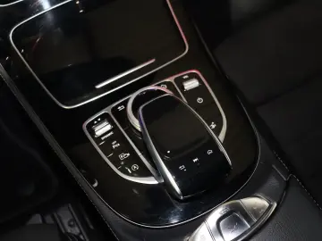 MERCEDES-BENZ E 200 LED NAVI CAM AIRCAP AMG-Line