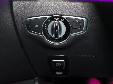 MERCEDES-BENZ E 200 LED NAVI CAM AIRCAP AMG-Line