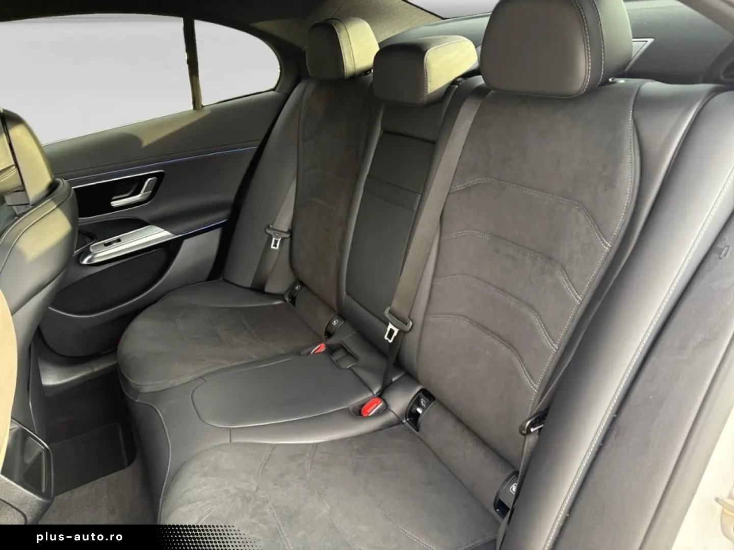 MERCEDES-BENZ E 300e AMG AMBIENTE NAVI SHZ DIGILI 360  DISTR