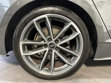 AUDI A5 SpB 40 TFSI S-Line Black NAV LED PANO VC 19ZO