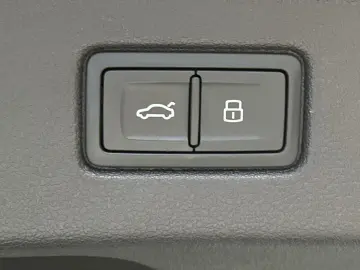 AUDI A5 SpB 40 TFSI S-Line Black NAV LED PANO VC 19ZO