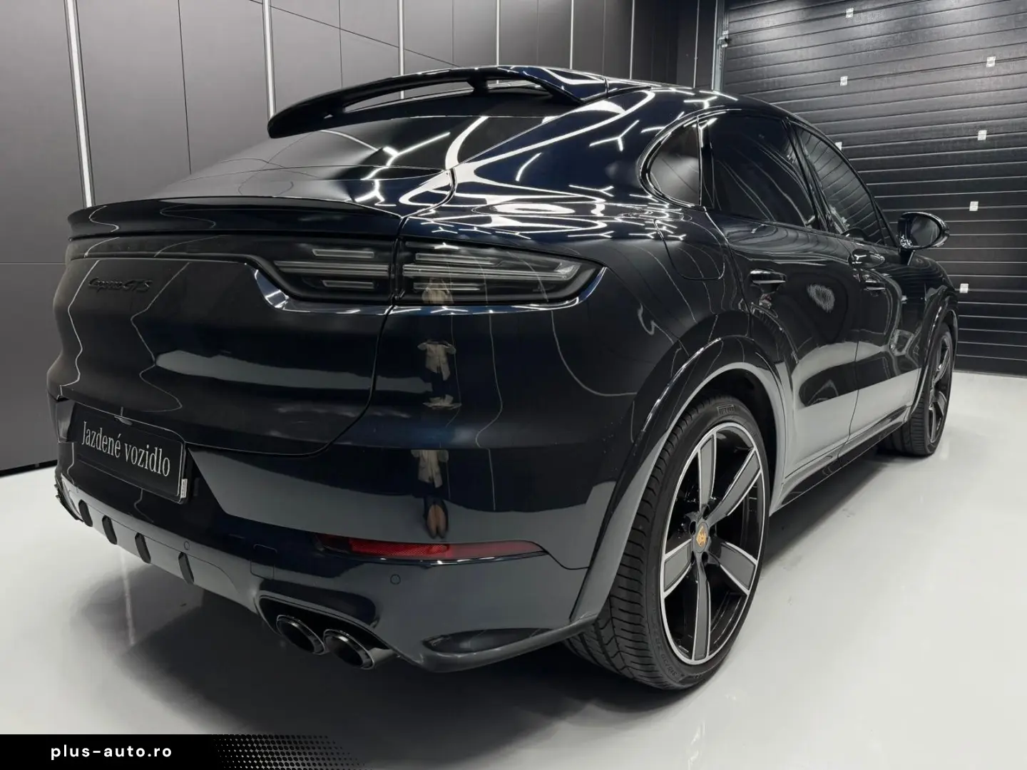 PORSCHE Cayenne Coupe GTS PDLS  CARBON CHRONO DESIGN