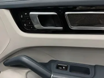 PORSCHE Cayenne Coupe GTS PDLS  CARBON CHRONO DESIGN