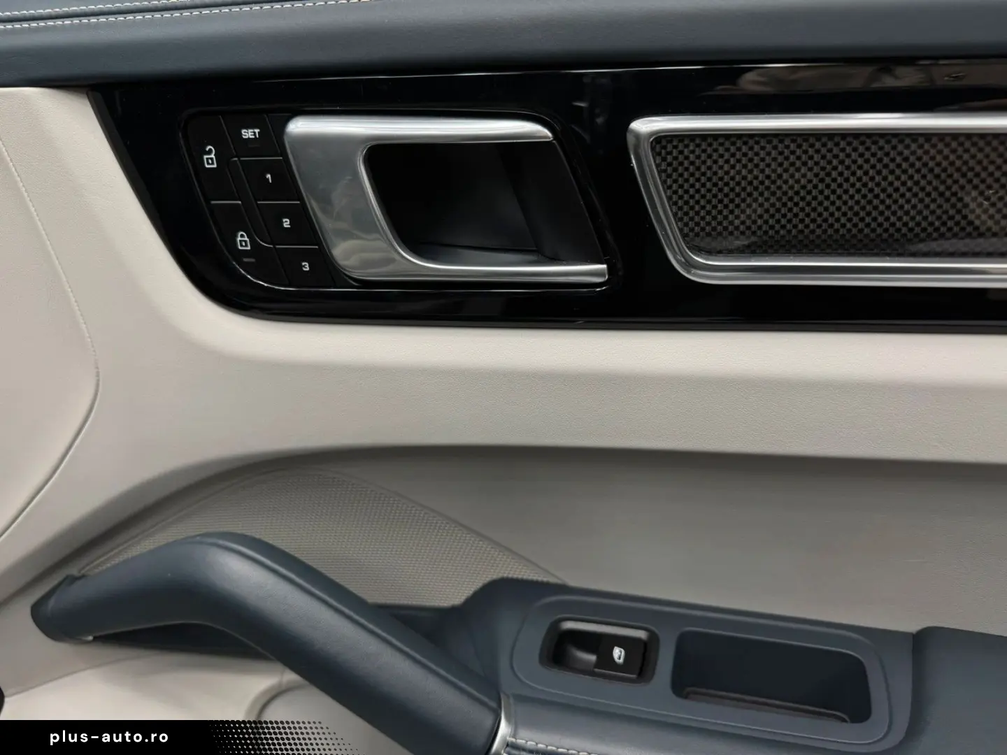 PORSCHE Cayenne Coupe GTS PDLS  CARBON CHRONO DESIGN