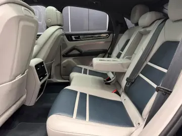 PORSCHE Cayenne Coupe GTS PDLS  CARBON CHRONO DESIGN