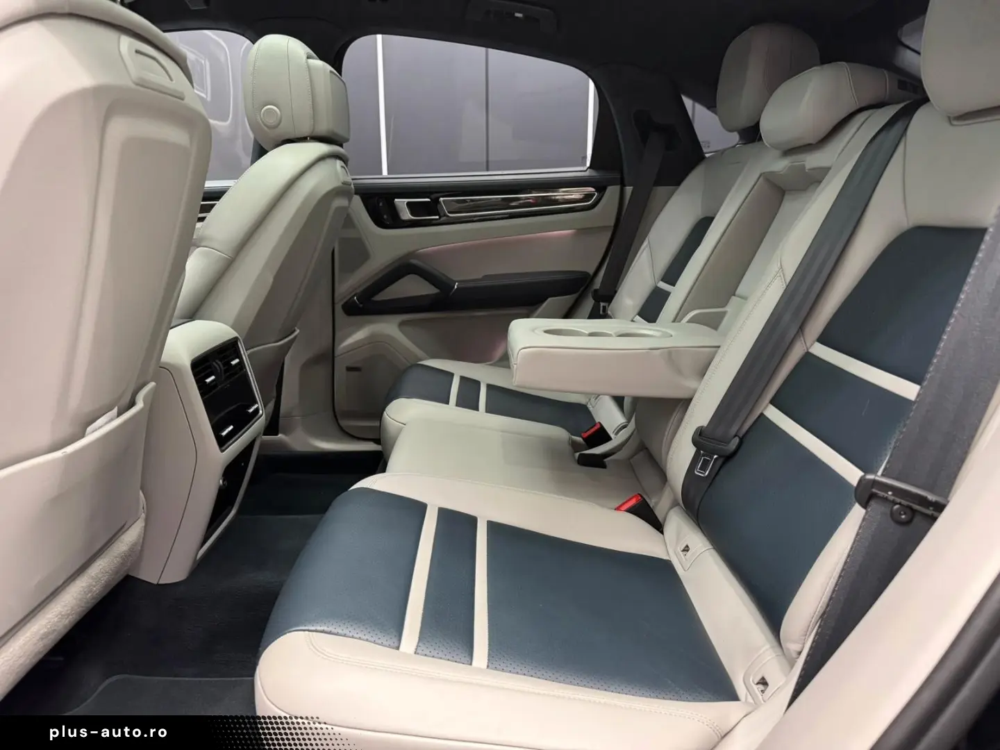 PORSCHE Cayenne Coupe GTS PDLS  CARBON CHRONO DESIGN