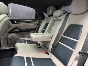 PORSCHE Cayenne Coupe GTS PDLS  CARBON CHRONO DESIGN