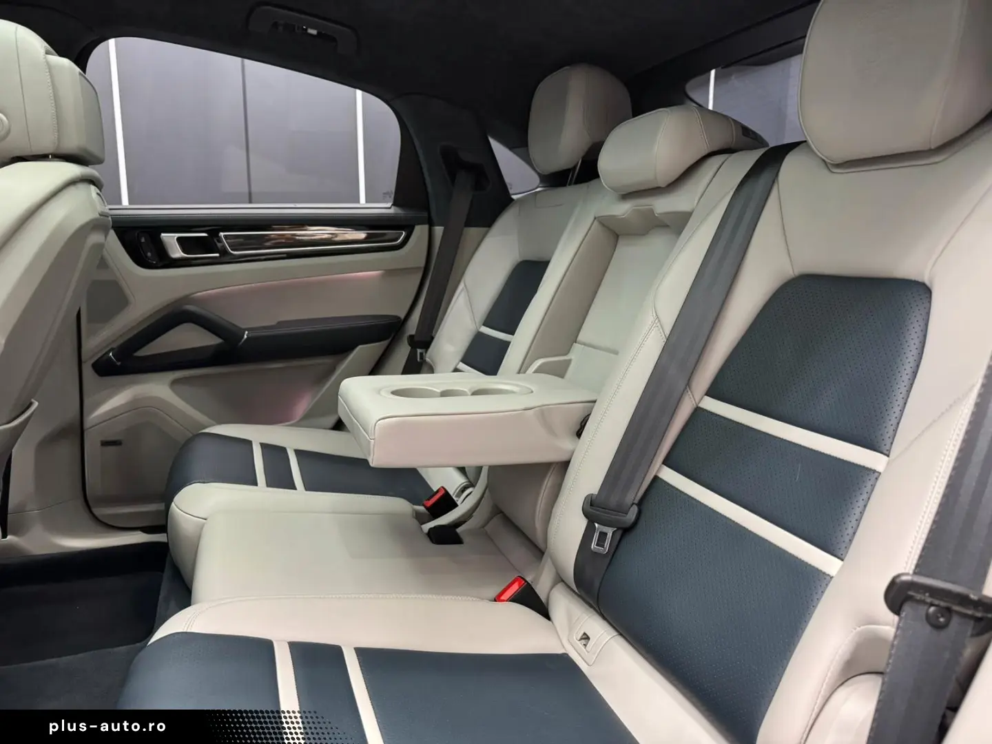 PORSCHE Cayenne Coupe GTS PDLS  CARBON CHRONO DESIGN