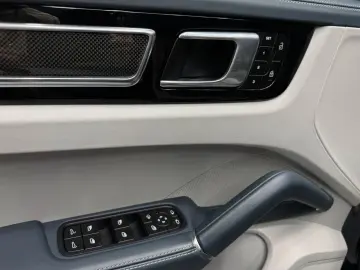 PORSCHE Cayenne Coupe GTS PDLS  CARBON CHRONO DESIGN