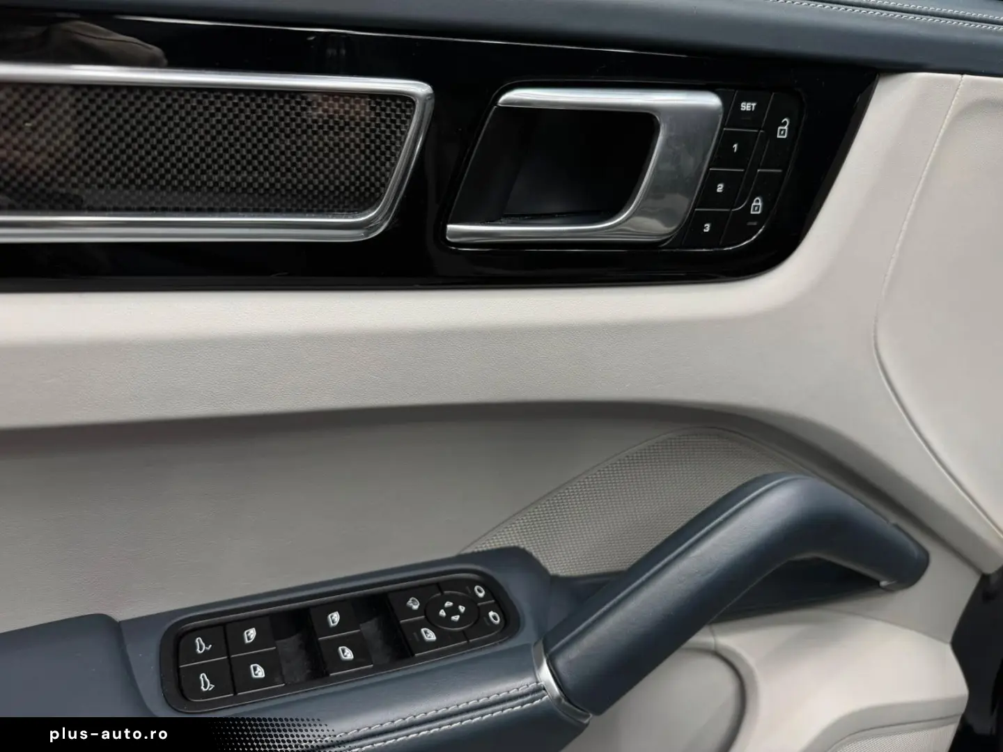 PORSCHE Cayenne Coupe GTS PDLS  CARBON CHRONO DESIGN