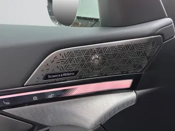 BMW 550e xDrive Limousine [M Sport  B&W Sound  AHK]