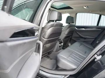 BMW 530d xDrive Luxury Line SHD LASER KEY HEADUP