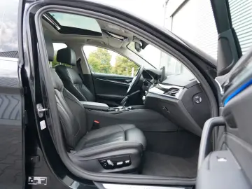 BMW 530d xDrive Luxury Line SHD LASER KEY HEADUP