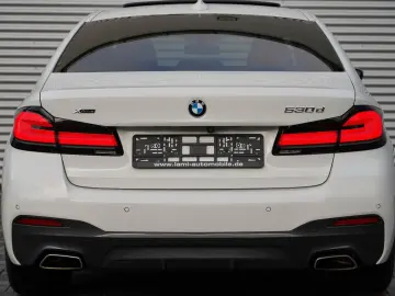 BMW 530d xDrive M Sport SCHIEBEDACH LASER HUD KEY