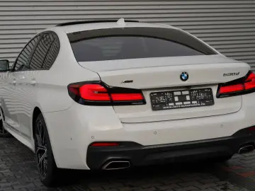 BMW 530d xDrive M Sport SCHIEBEDACH LASER HUD KEY