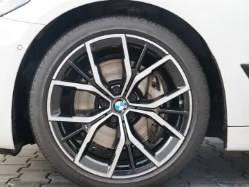 BMW 530d xDrive M Sport SCHIEBEDACH LASER HUD KEY