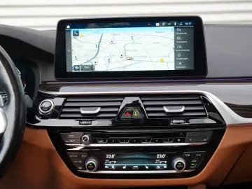 BMW 530d xDrive M Sport SCHIEBEDACH LASER HUD KEY