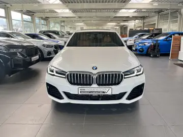 BMW 530d xDrive Limousine M Sportpaket AHK DrivingAs