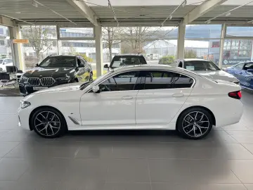 BMW 530d xDrive Limousine M Sportpaket AHK DrivingAs