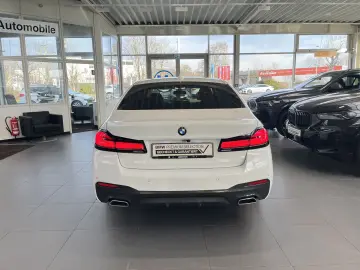 BMW 530d xDrive Limousine M Sportpaket AHK DrivingAs