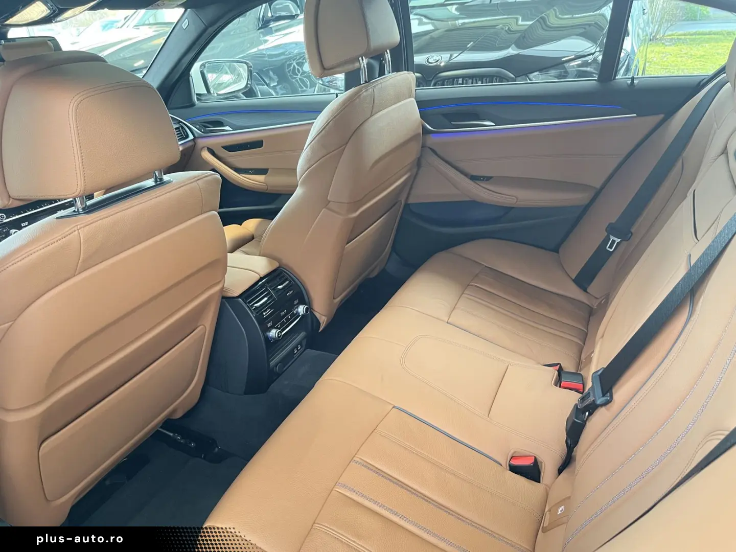 BMW 530d xDrive Limousine M Sportpaket AHK DrivingAs