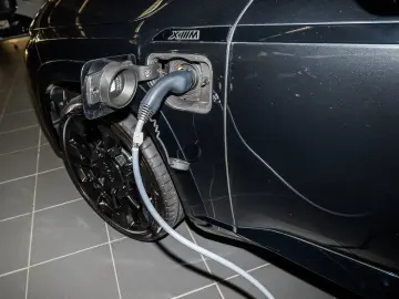 BMW XM 50e M Sport AHK 360 KAM RFK NAVI LED Laser