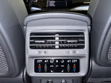 Audi Q7 S line 55 TFSI quattro LED PANO