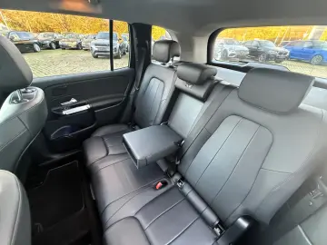 MERCEDES-BENZ GLB 200d 4Matic NIGHT LEDER NAVI PANO AHK