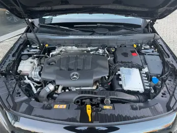 MERCEDES-BENZ GLB 200d 4Matic NIGHT LEDER NAVI PANO AHK