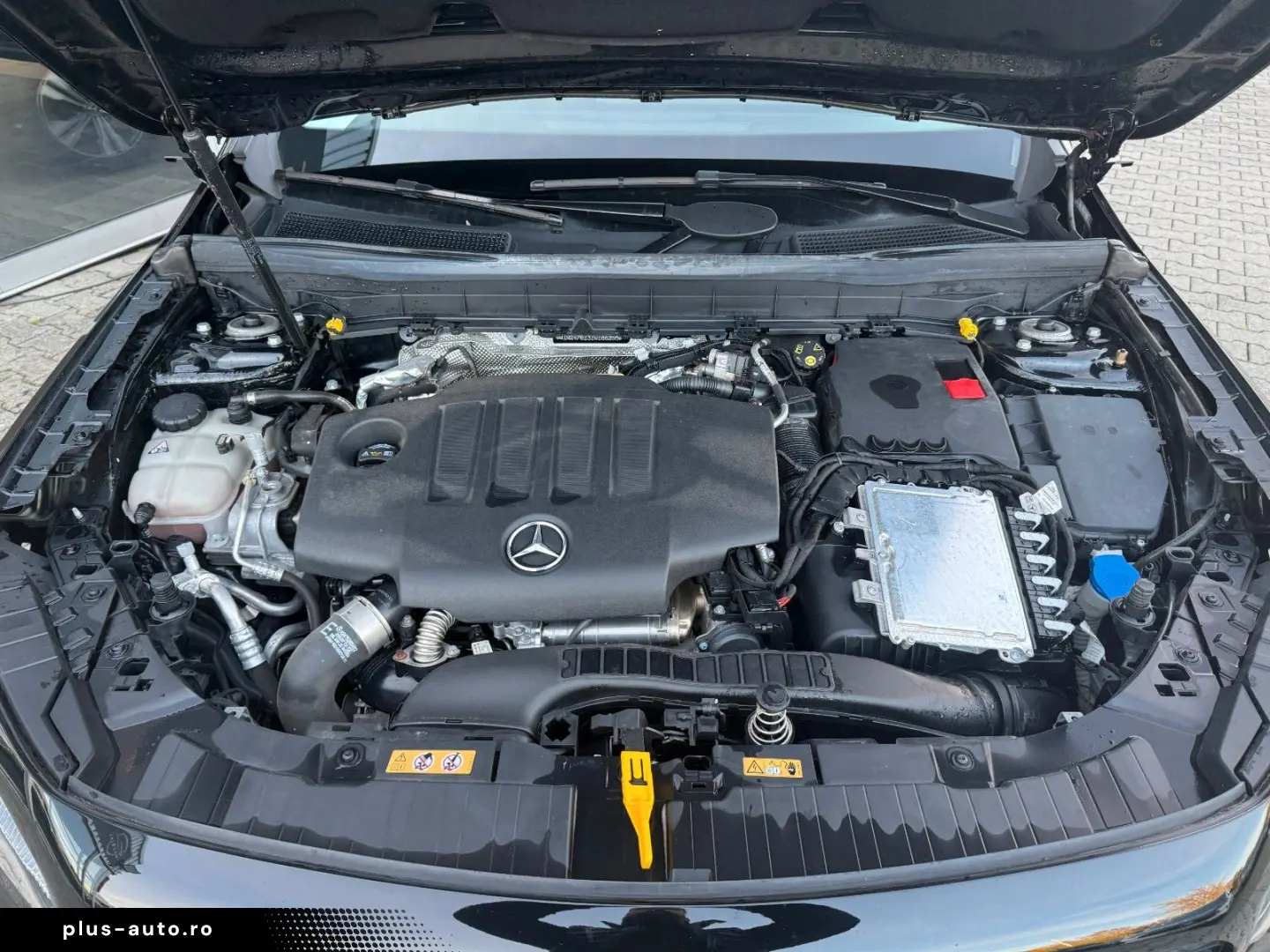 MERCEDES-BENZ GLB 200d 4Matic NIGHT LEDER NAVI PANO AHK