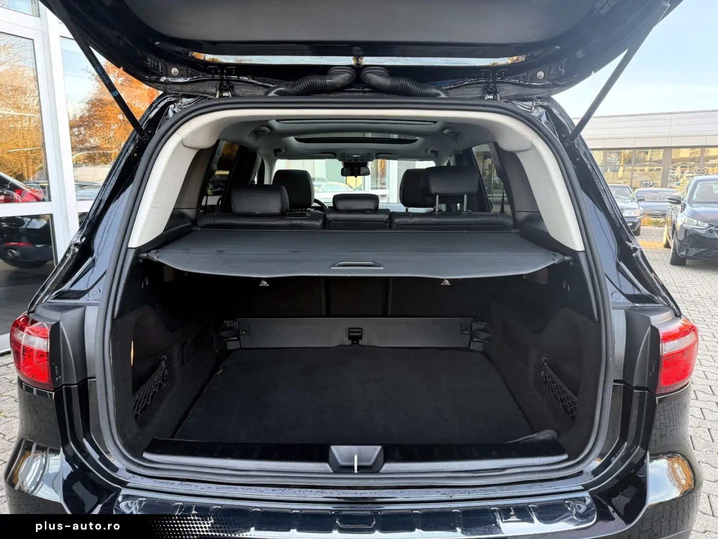 MERCEDES-BENZ GLB 200d 4Matic NIGHT LEDER NAVI PANO AHK