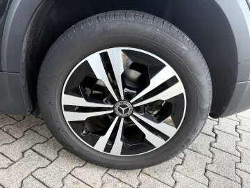 MERCEDES-BENZ GLB 200d 4Matic NIGHT LEDER NAVI PANO AHK