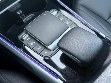 MERCEDES-BENZ GLB 200d 4Matic NIGHT LEDER NAVI PANO AHK