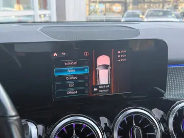 MERCEDES-BENZ GLB 200d 4Matic NIGHT LEDER NAVI PANO AHK