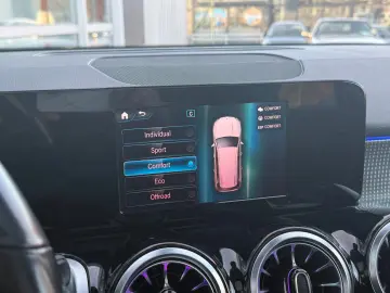 MERCEDES-BENZ GLB 200d 4Matic NIGHT LEDER NAVI PANO AHK