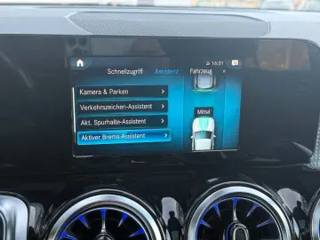 MERCEDES-BENZ GLB 200d 4Matic NIGHT LEDER NAVI PANO AHK