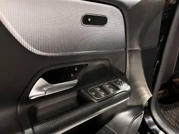 MERCEDES-BENZ GLB 200 d 4Matic Style Navi SHZ Kam. KeyLes