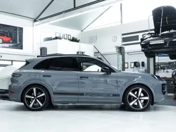 PORSCHE Cayenne E-Hybrid PDCC Bose HuD Matrix