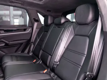 PORSCHE Cayenne E-Hybrid PDCC Bose HuD Matrix