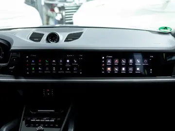 PORSCHE Cayenne E-Hybrid PDCC Bose HuD Matrix